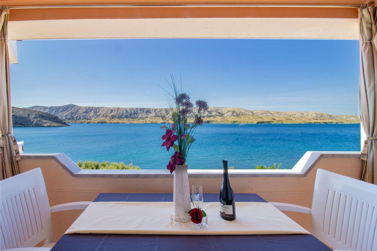 Апартаменти Galapagus Privat Beach & Boat Dock Метайна Екстер'єр фото